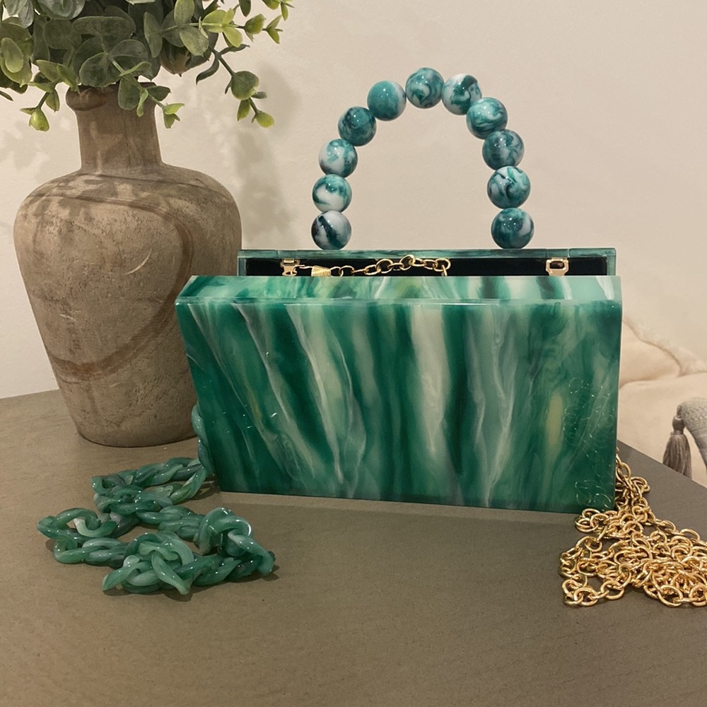 Acrylic Green clutch - Picture 2 of 3